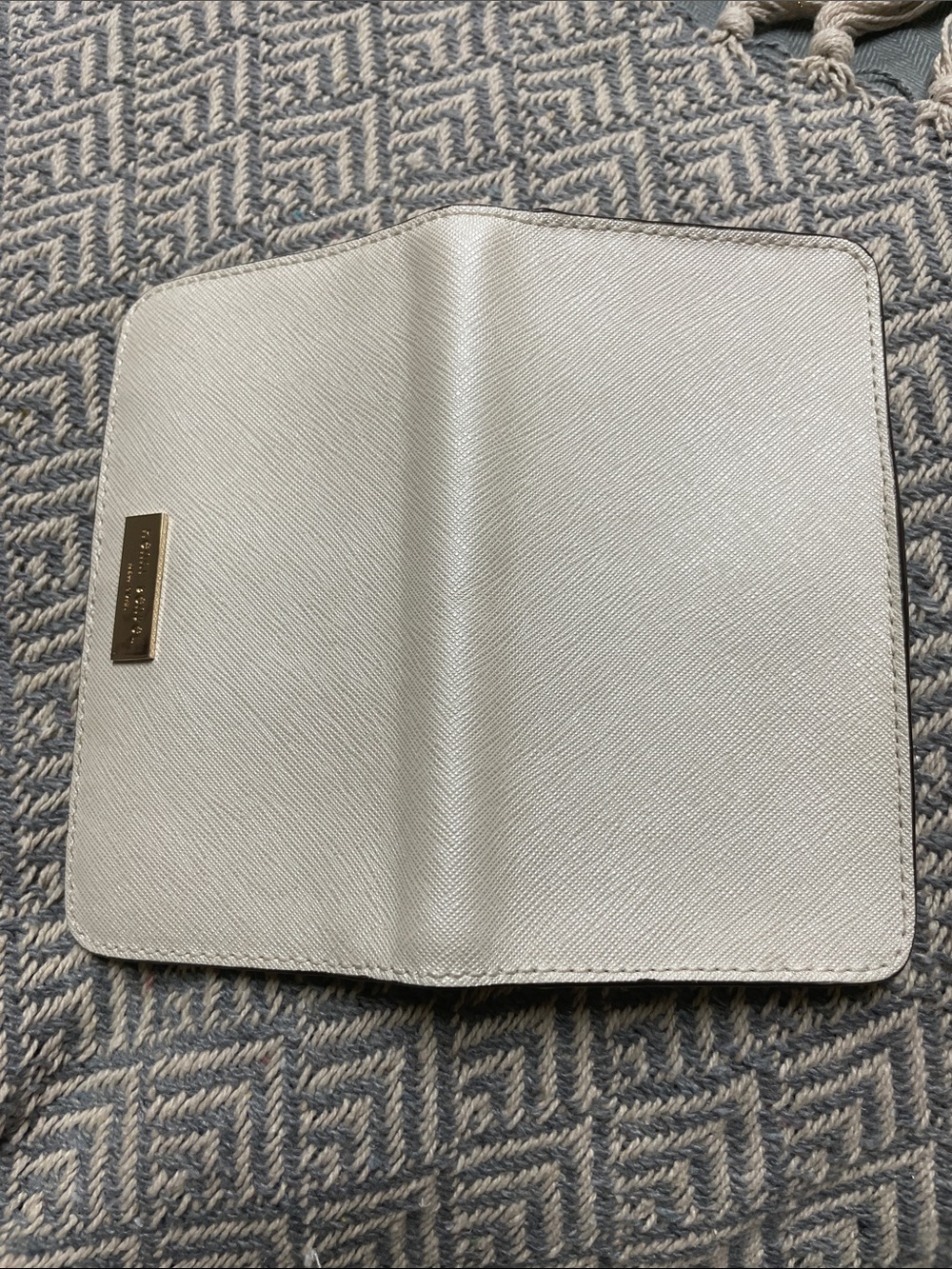 Henri Bendel White Leather Wallet with Gold Plaque - Picture 5 of 8